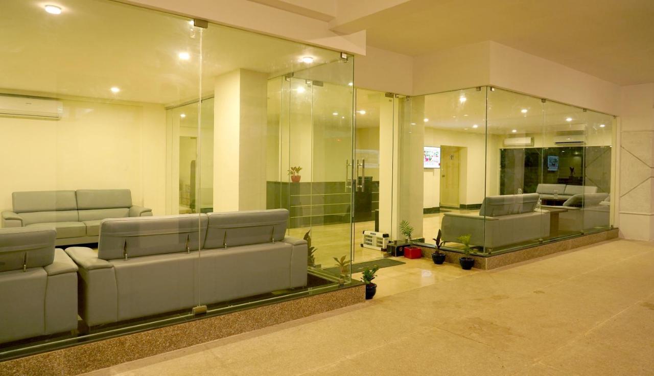 Hotel D Dev Vijayawāda Dış mekan fotoğraf
