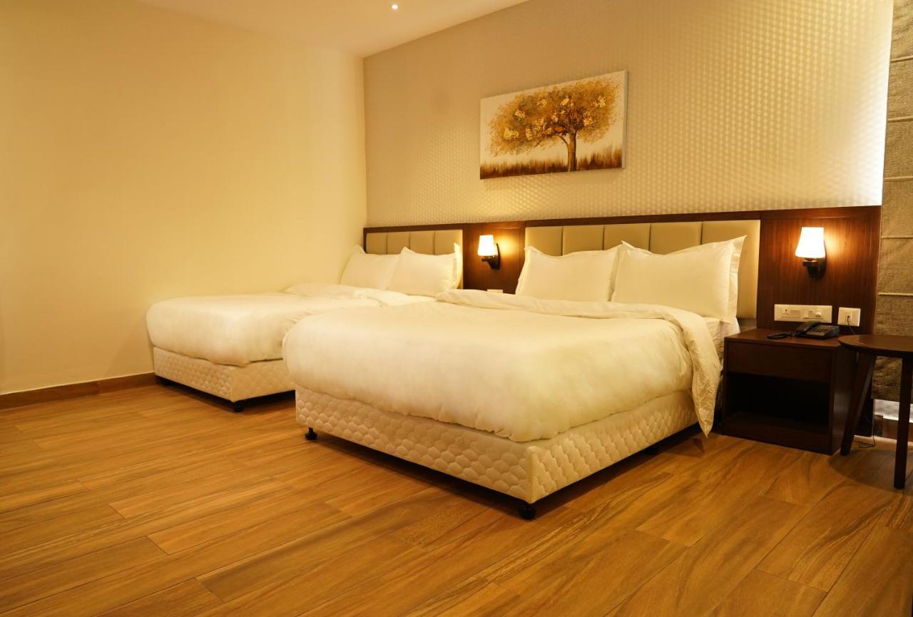 Hotel D Dev Vijayawāda Dış mekan fotoğraf