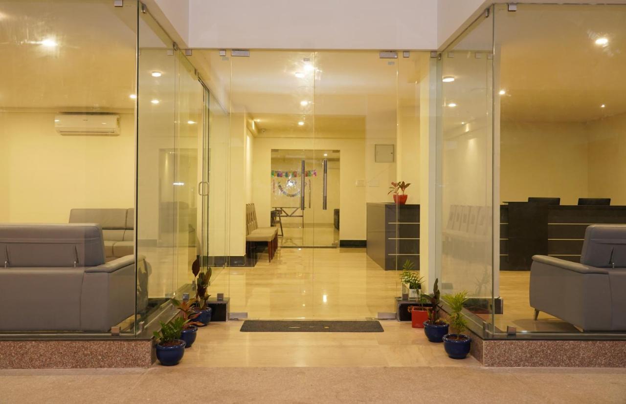 Hotel D Dev Vijayawāda Dış mekan fotoğraf